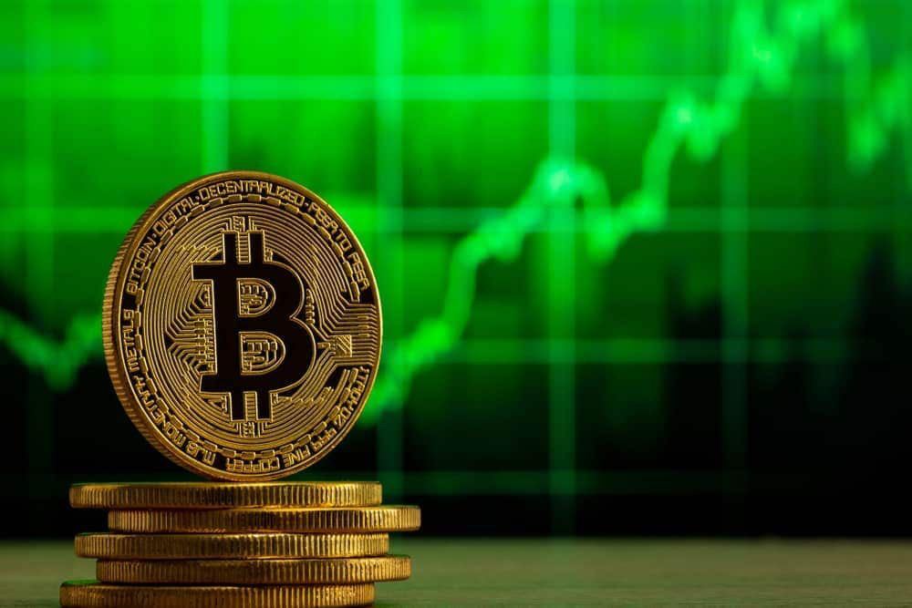 美比特币ETF持仓突破110万枚 超越中本聪记录 华尔街预测BTC明年将达20万美元